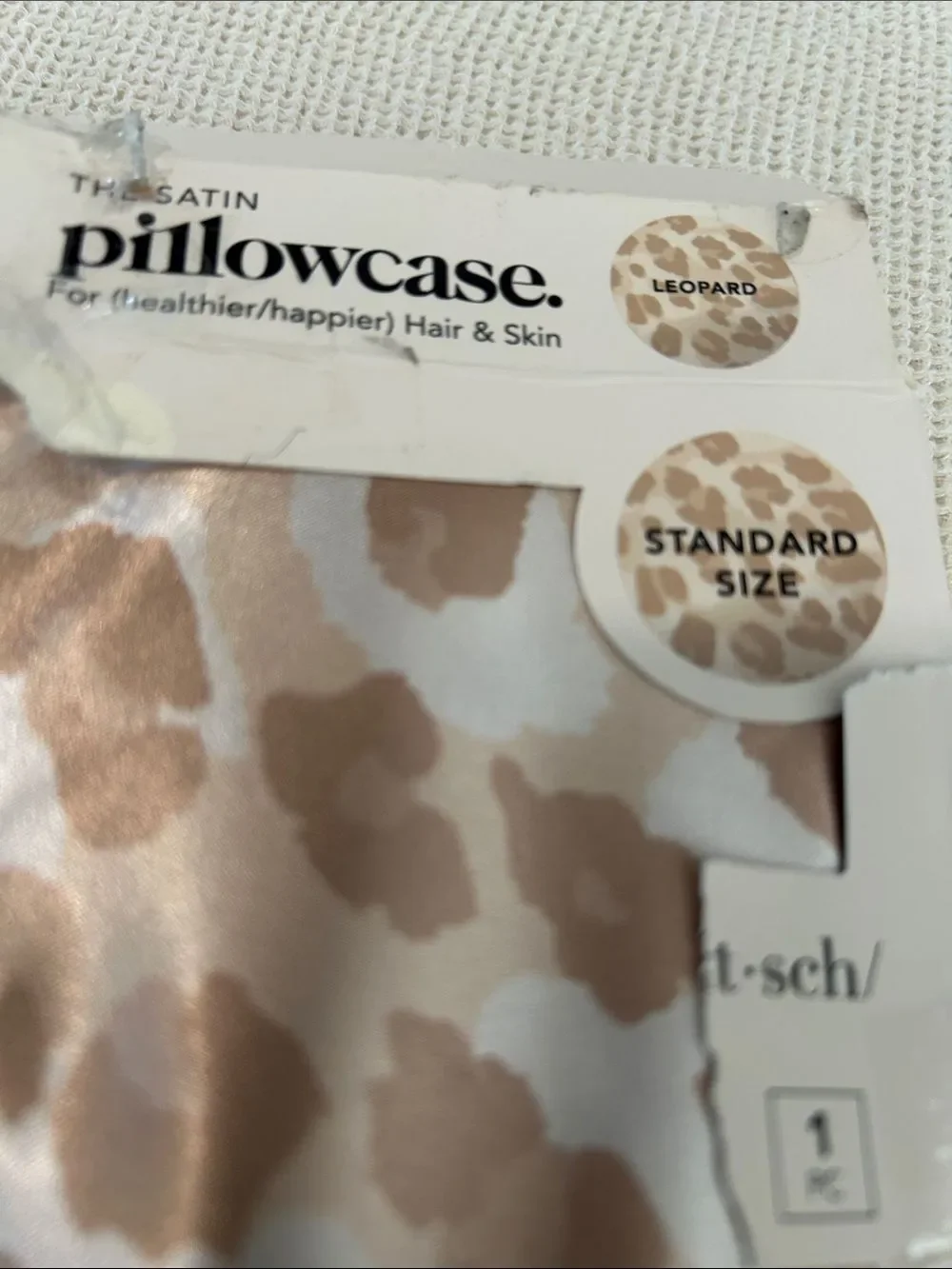 Kitsch Satin Pillowcase, Leopard, Standard, 1 Count, NWT Box has damage